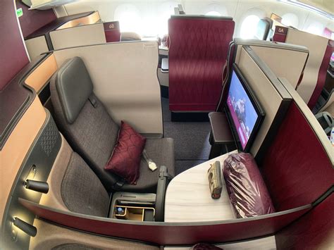qatar airplane seat pictures.